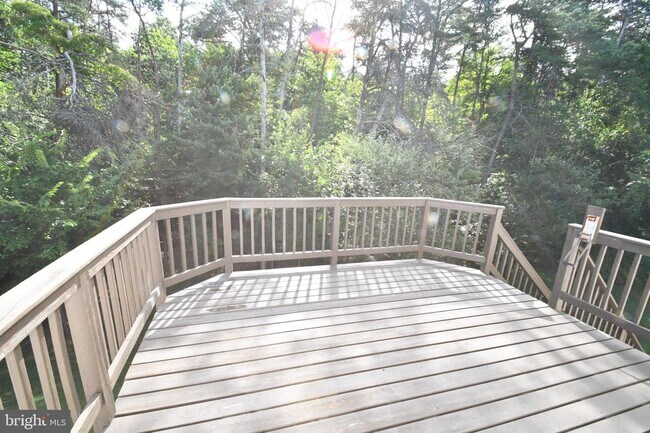 Building Photo - 11 Jody Ct