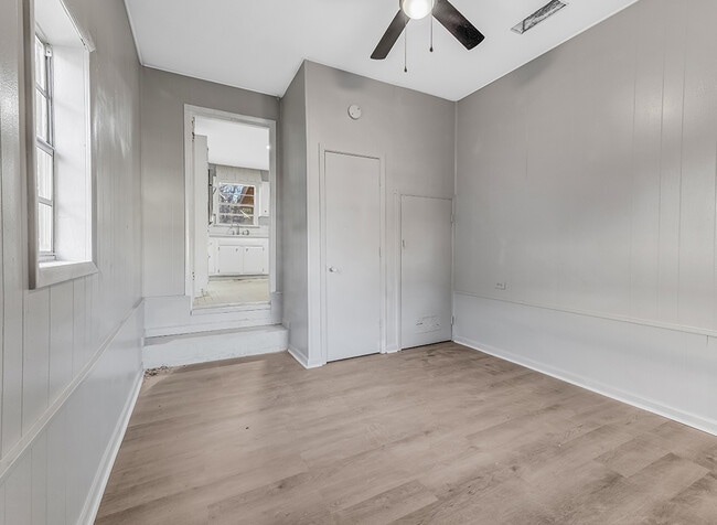 Building Photo - 4212 Elizabeth St