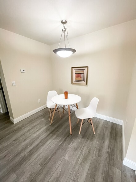 Building Photo - 12701 N Pennsylvania Ave