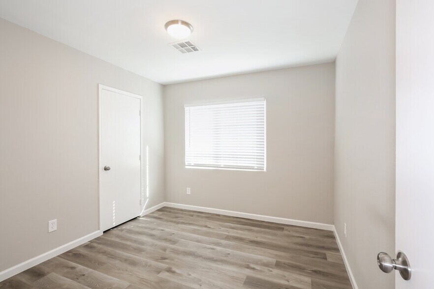 Building Photo - 5325 Cholla Blossom Ct