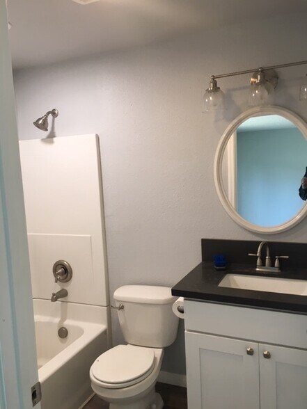 Building Photo - 120 Cowan Ct