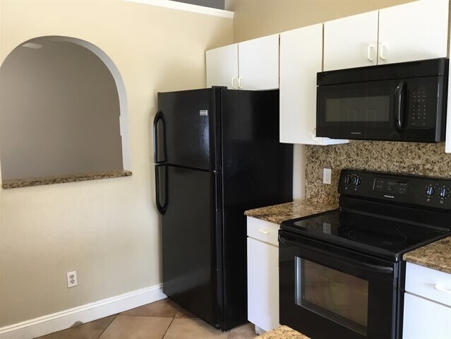 Building Photo - 10122 Richardson Ct