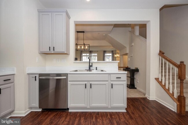 Building Photo - 1644 Oakridge Ln