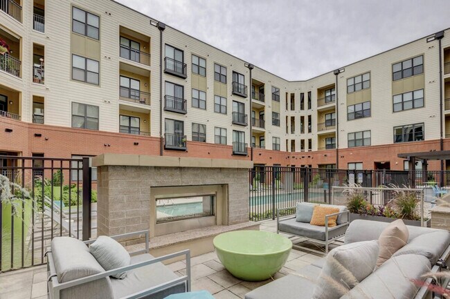Building Photo - 408 E Hargett St