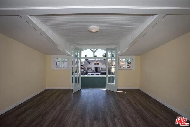 Building Photo - 1075 1/2 Leighton Ave