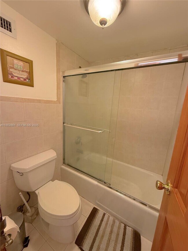 Building Photo - 100 Lincoln Rd