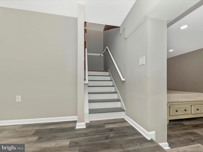 Building Photo - 12461 Quail Woods Dr