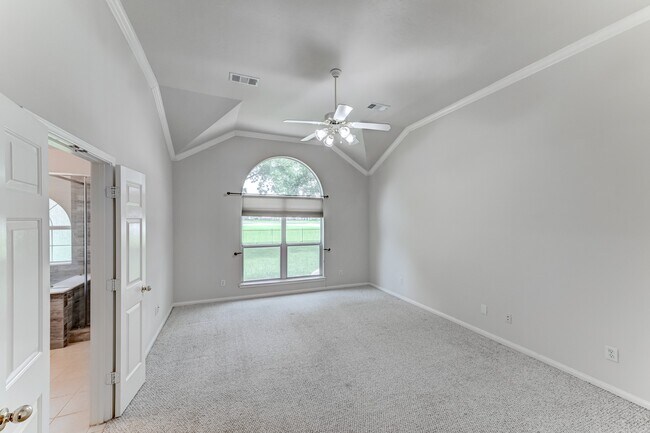 Building Photo - 10103 Cottonwood Canyon Dr