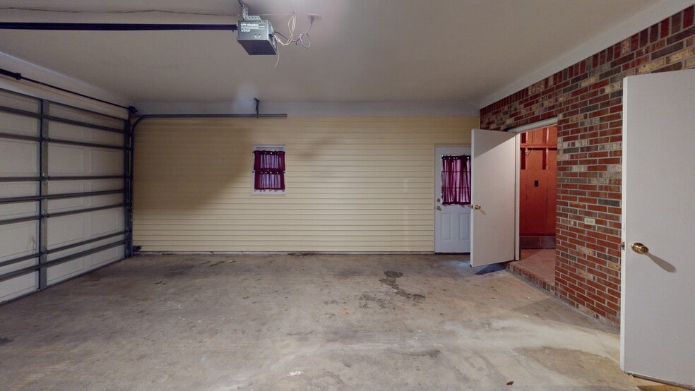 Building Photo - 3076 Speicher Cir