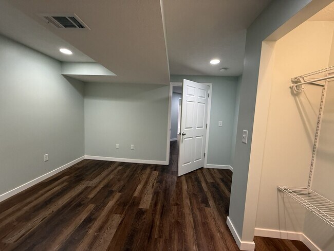Building Photo - 7276 Tiger Dr