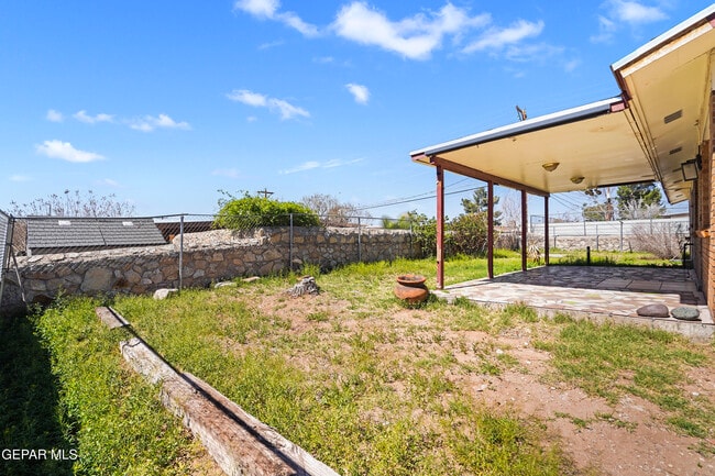 Building Photo - 7316 Clemente Ave