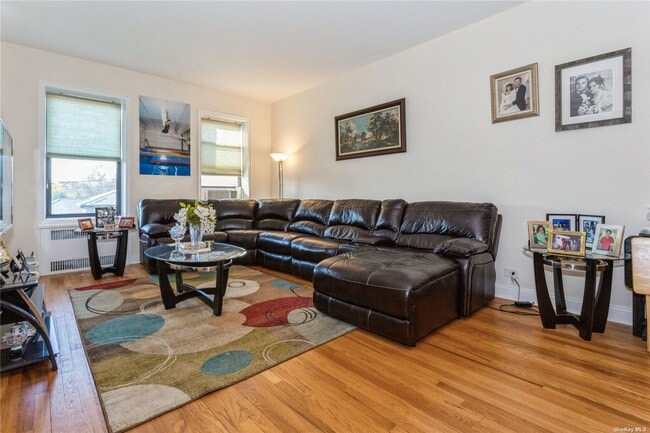 Building Photo - 2 Herrick Dr