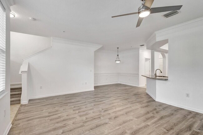 Building Photo - 826 Dakota Dr