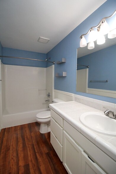 Building Photo - 601 SE 71st Ave