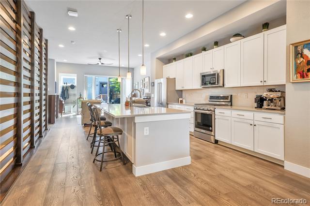 Building Photo - 1364 Vine St