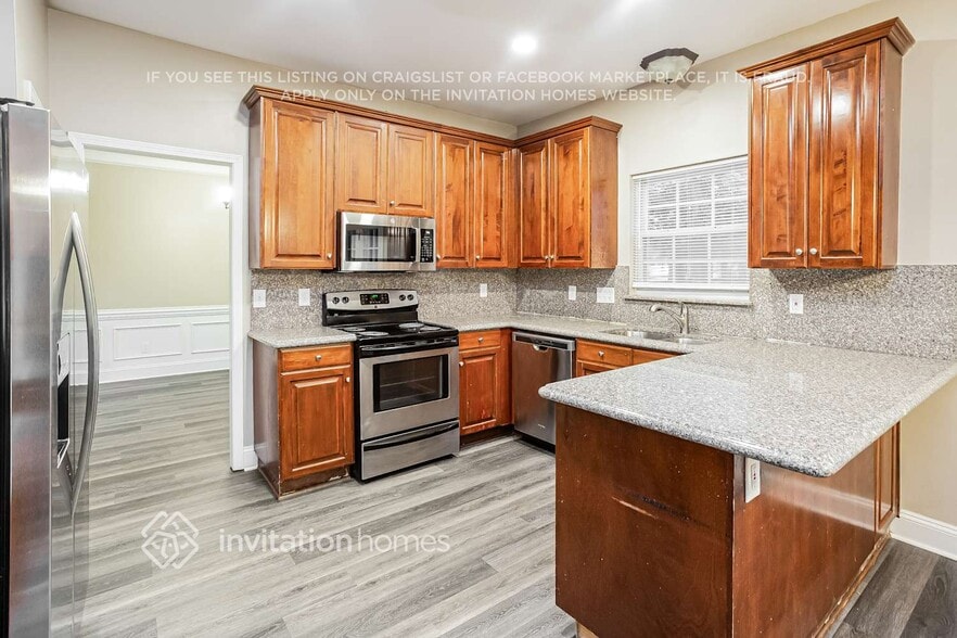 Building Photo - 16100 Epiphany Ct