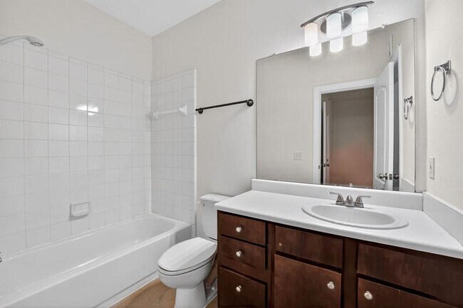 Building Photo - 1901 Crossing Pl