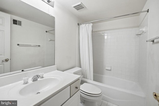 Building Photo - 10417 Snow Point Dr