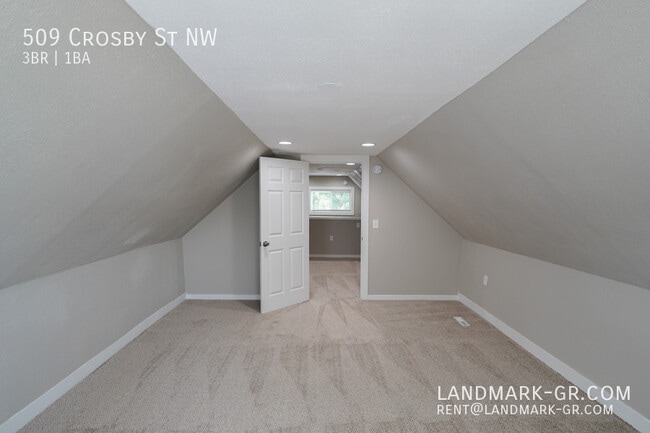 Building Photo - 509 Crosby St NW