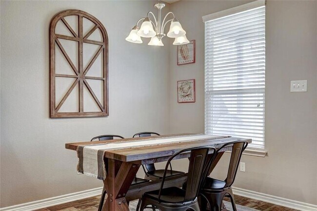 Building Photo - 645 Sierra Mar Lp