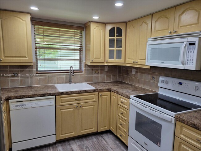 Building Photo - 11123 NW 7th St