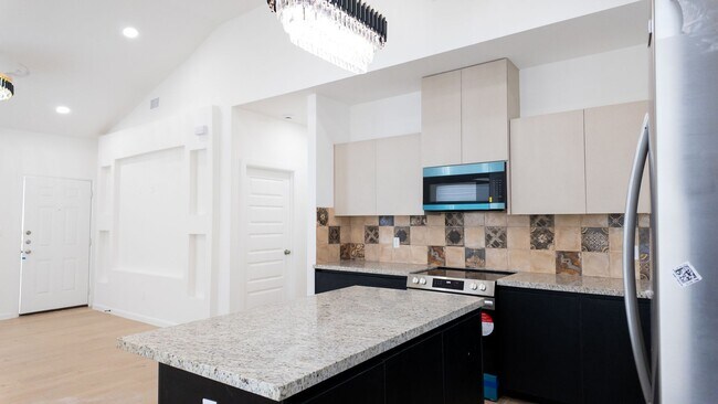 Building Photo - 612 Moar Dr