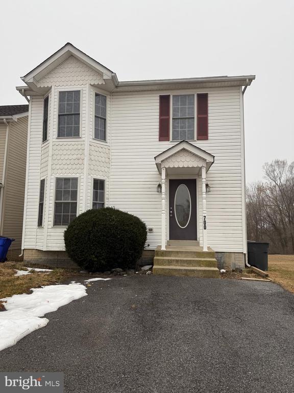 Building Photo - 700 E H St