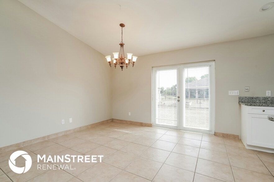 Building Photo - 6030 Latimer Ave