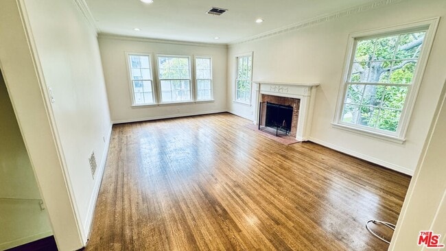 Building Photo - 410 S Spalding Dr