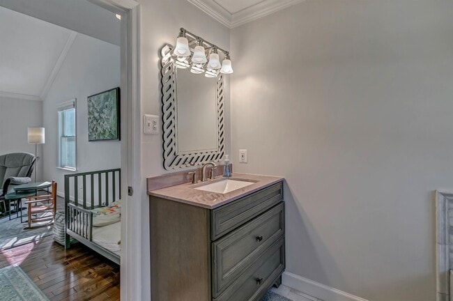 Building Photo - 6612 Kerns Rd