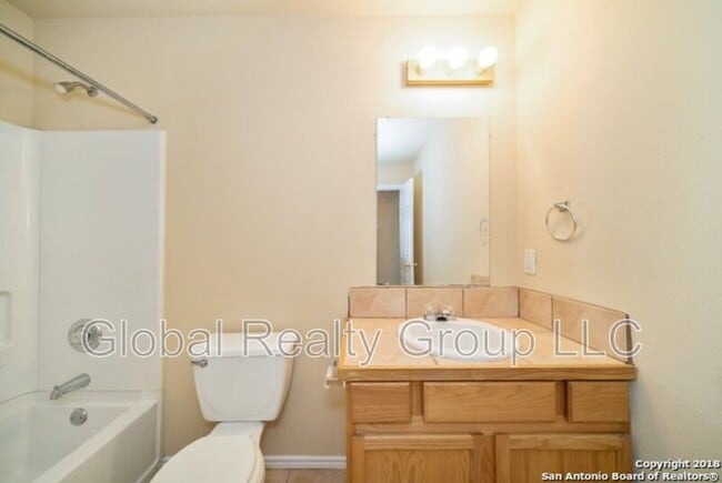 Building Photo - 1017 Schertz Pkwy