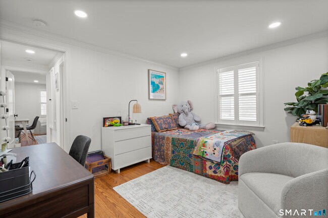 Building Photo - 180 Ruane St