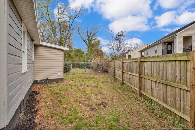 Building Photo - 326 Hawley Ln