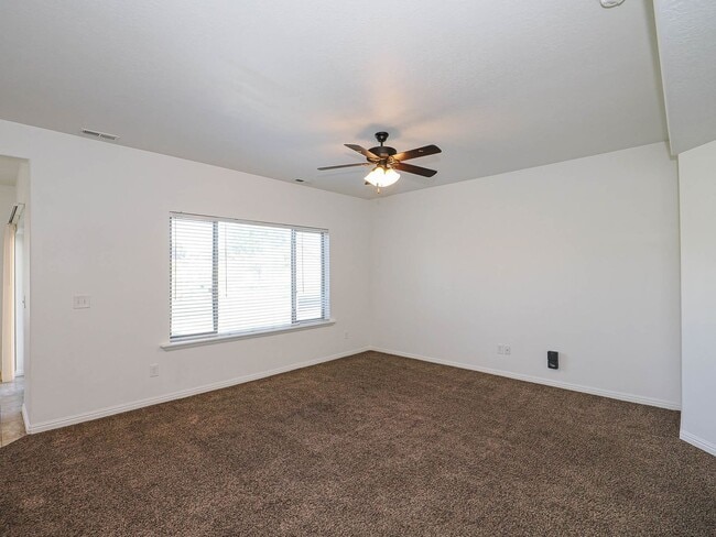 Building Photo - Beautiful 3-Bed, 2-Bath Townhome in Americ...