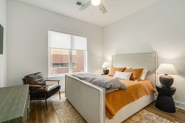 Building Photo - Fully Furnished near Soccer stadium