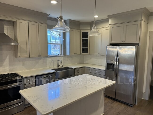 Building Photo - 2520 Greenland Ave