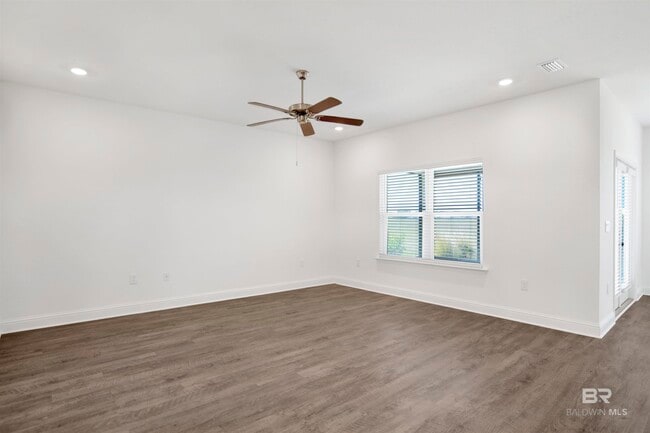 Building Photo - 4299 Montague Dr