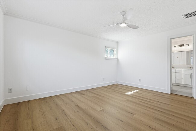 Building Photo - 1135 Eden Park Ln