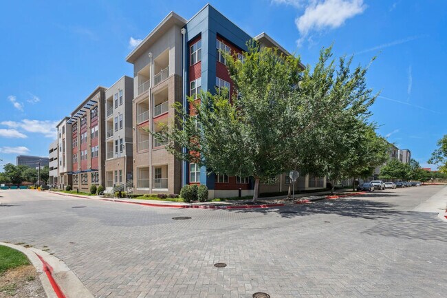 Building Photo - 8122 Midtown Blvd