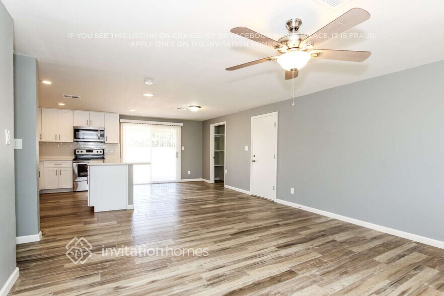 Building Photo - 14430 N 41st Ct