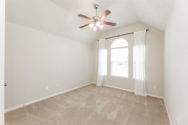 Building Photo - 25919 Pebble Terrane Ln