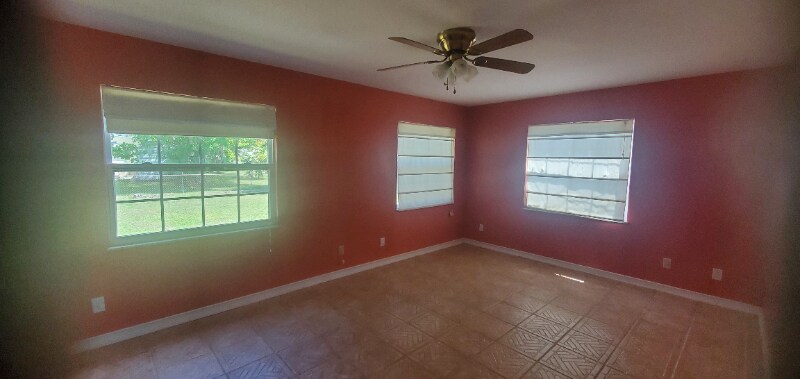 Building Photo - 131 SE Serenata Ct