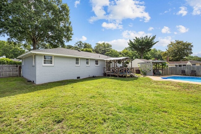 Building Photo - Spacious 4-Bedroom Home with Saltwater Pool & Large Fenced Yard