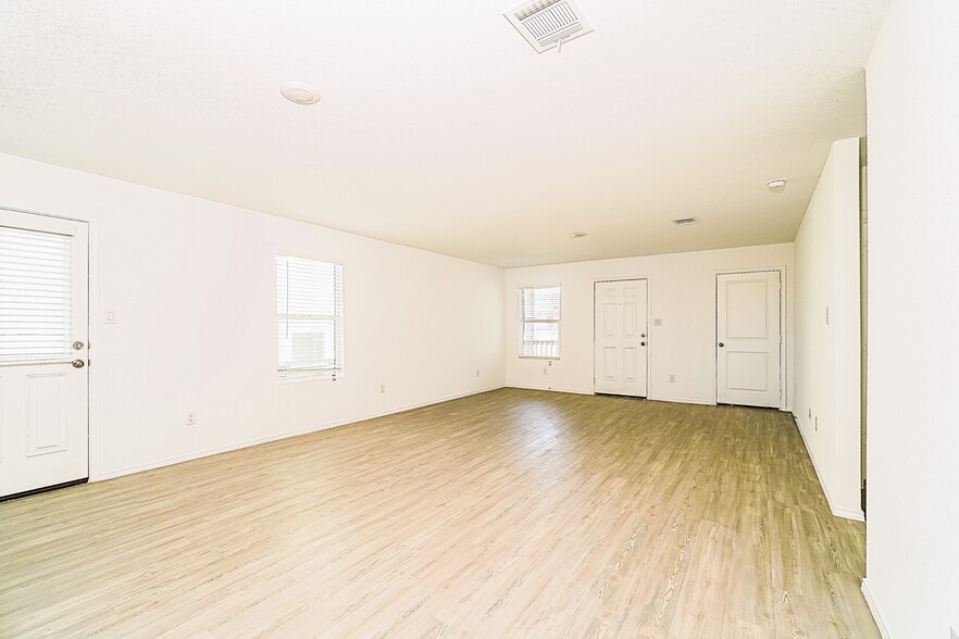 Building Photo - 8806 Barrow Path