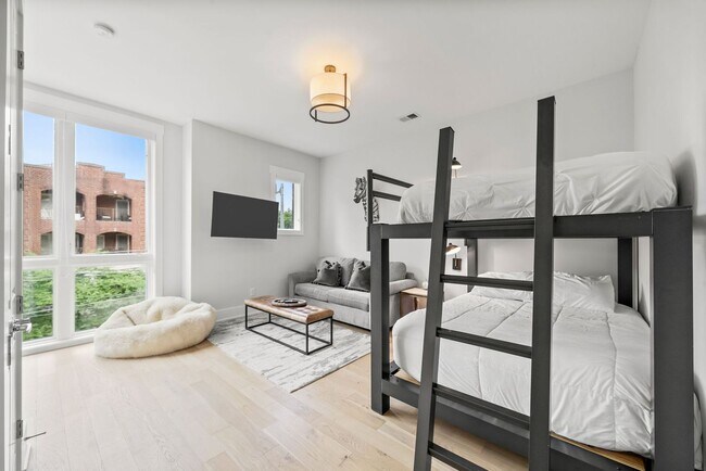 Building Photo - 119 Acklen Park Dr