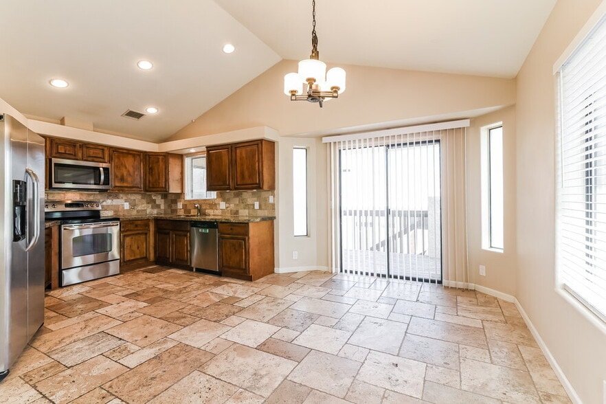 Building Photo - 1522 W Del Rio St