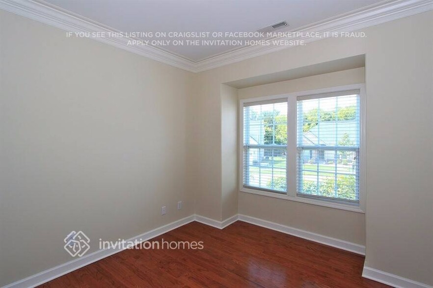 Building Photo - 5013 Clover Hill Rd