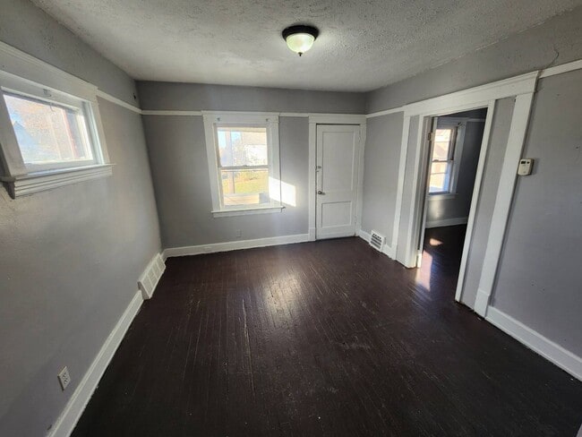 Building Photo - 11702 Honeydale Ave