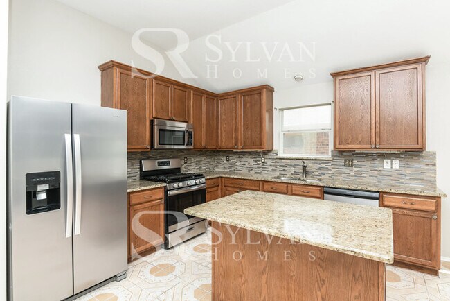 Building Photo - Carve Out a Great Life Here!