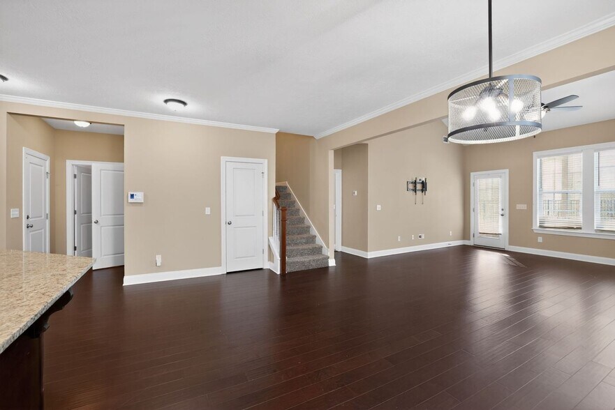 Building Photo - 2226 Kendall Park Dr